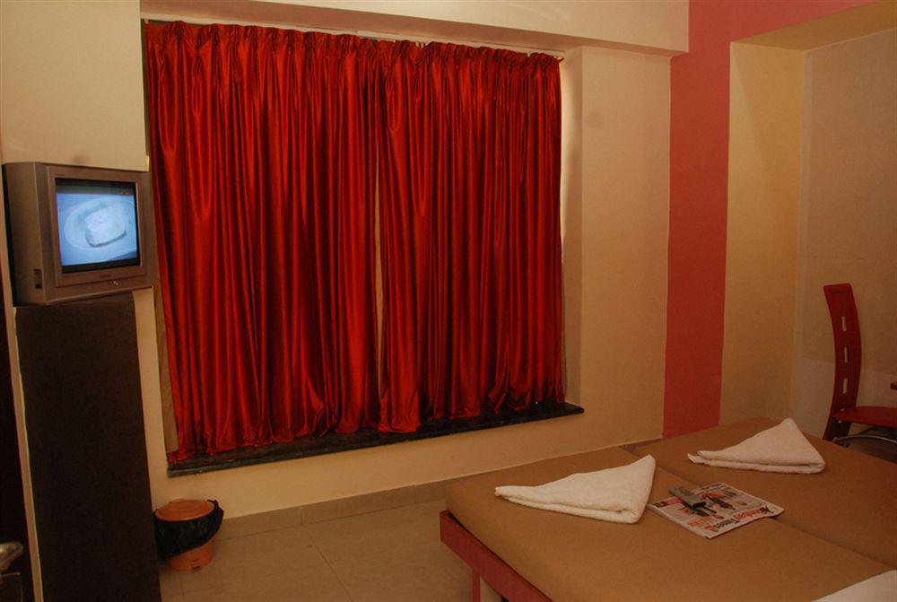 Fabhotel Annex Executive Mumbai Exterior foto